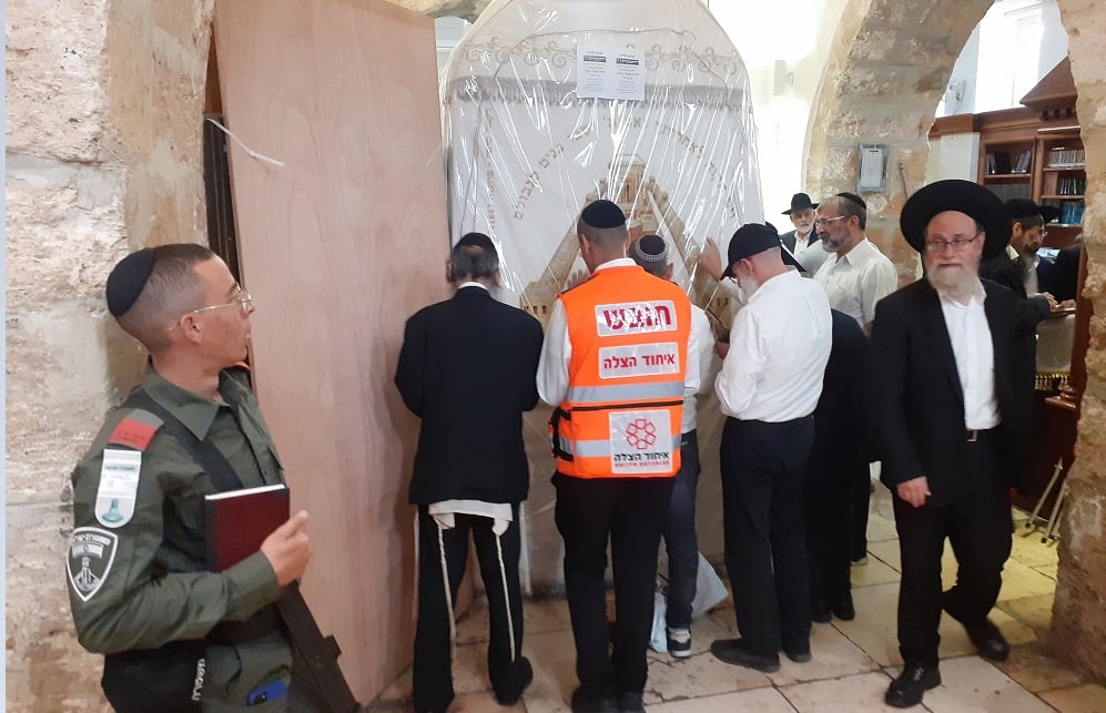 גלריה: החלה נהירת הרבבות למתחם קבר רחל אמנו