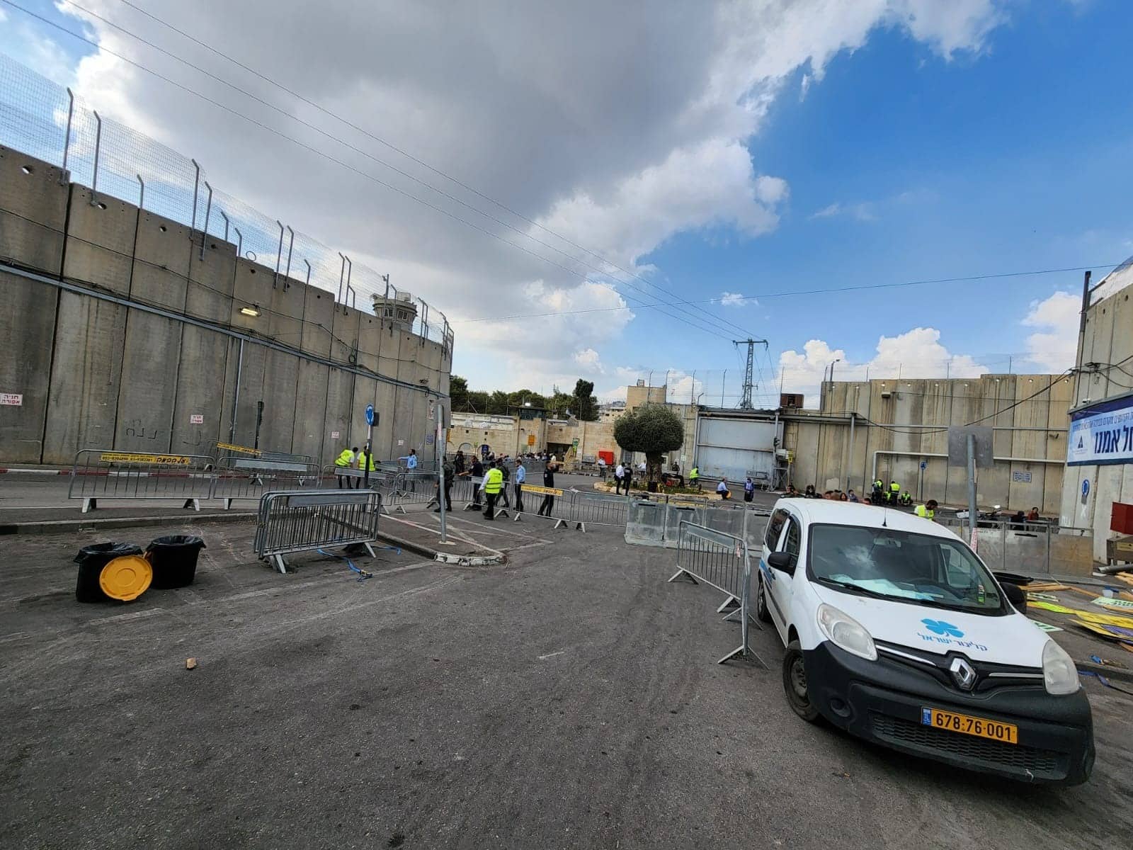 גלריה: החלה נהירת הרבבות למתחם קבר רחל אמנו