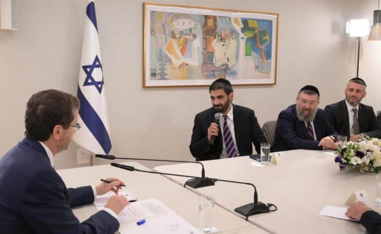 הרצוג לח"כים של ש"ס: "יש לכם שותף שמעורר חרדה בכל העולם"