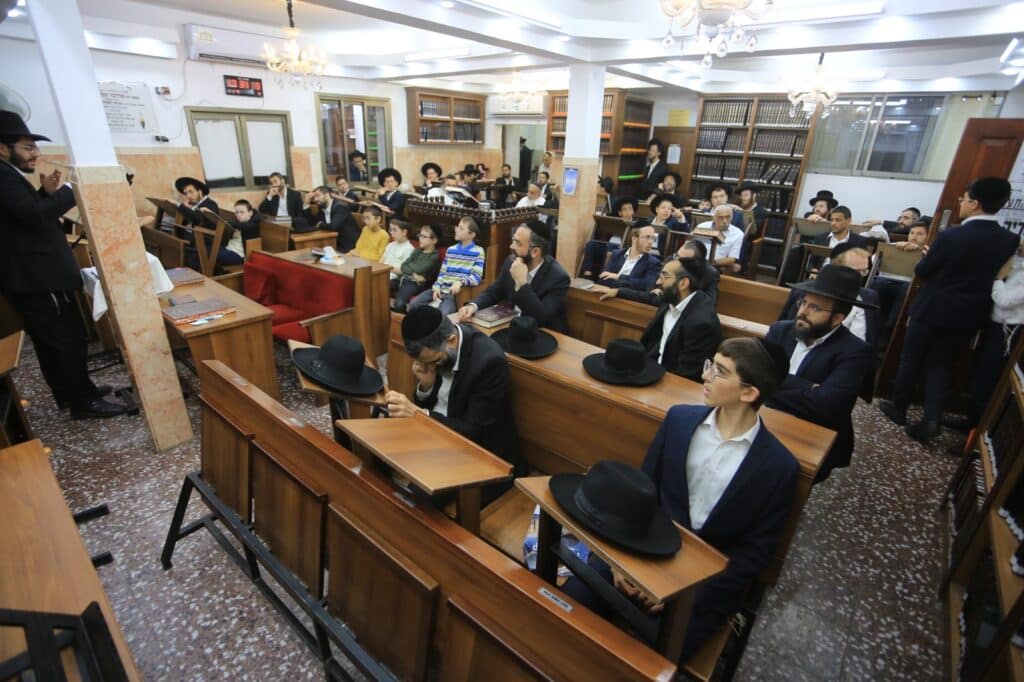 "להיזהר עם נייעס": תלמידי הישיבות סיימו חפץ חיים