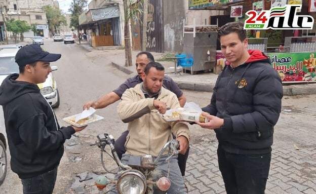 מוחמד מוראד סאמי סוף, בן 18 שעובד באזור התעשייה באריאל, הוא המחבל שרצח שלושה ישראלים ופצע באורח קשה שלושה נוספים. בצה"ל אמרו כי פעל כמפגע בודד, וכי היתר העבודה שהחזיק בו לא סייע לו בהוצאת הפיגוע לפועל