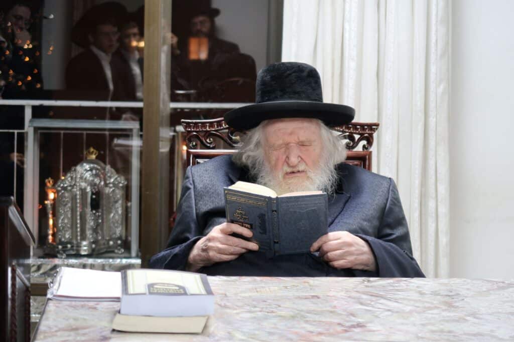 כשהראב"ד פצח בתפילה חרישית