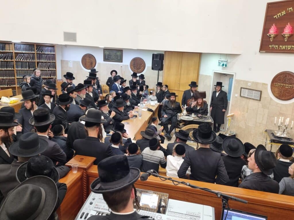 תיעוד: חנוכה בחסידות קאליב