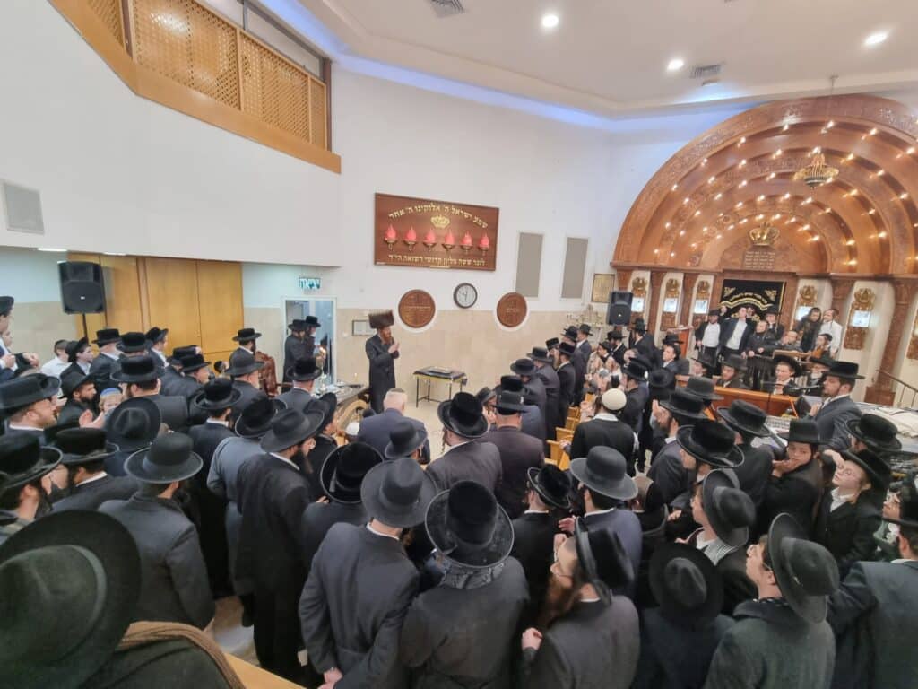 תיעוד: חנוכה בחסידות קאליב