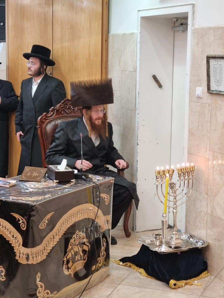 תיעוד: חנוכה בחסידות קאליב