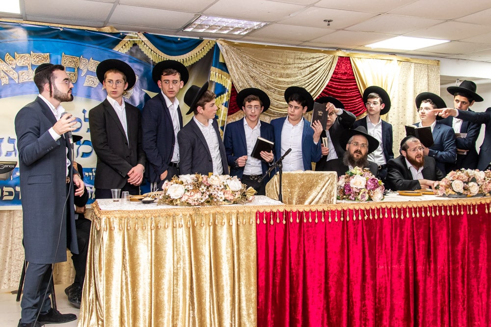 בתום ימי השלושים: הבחורים סיימו מסכתות לע"נ הקדוש אריה שצ'ופק הי"ד