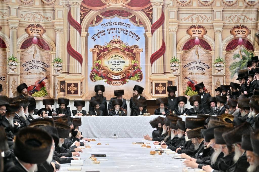 בגלריה אחת: כל השבע ברכות בויז'ניץ