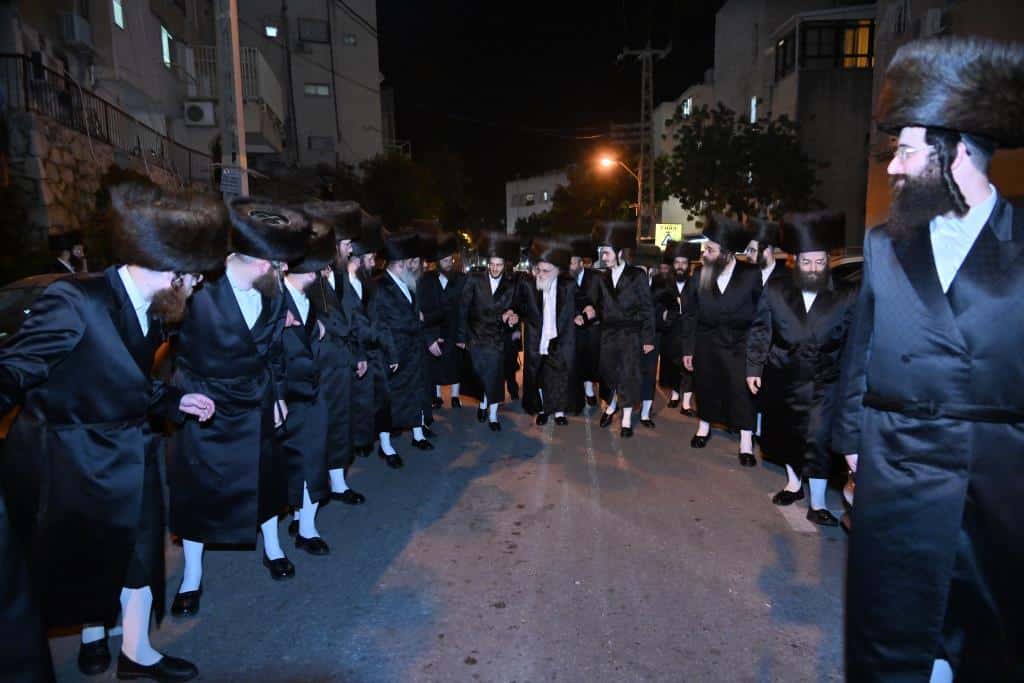 בגלריה אחת: כל השבע ברכות בויז'ניץ