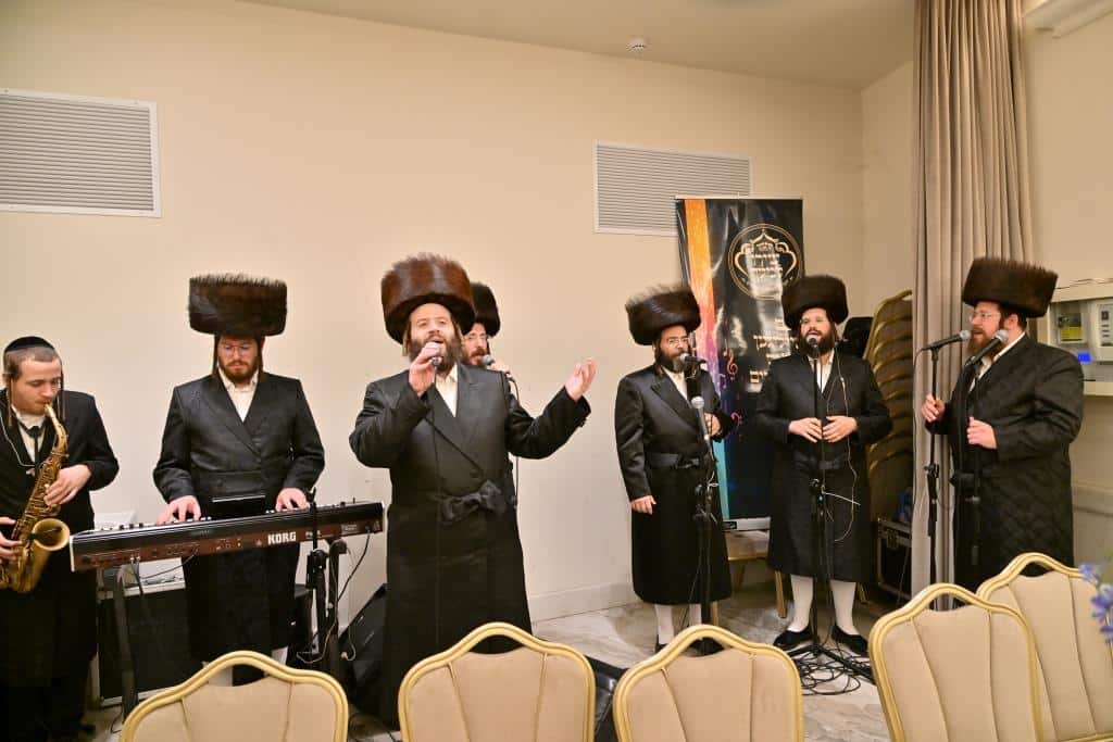 בגלריה אחת: כל השבע ברכות בויז'ניץ