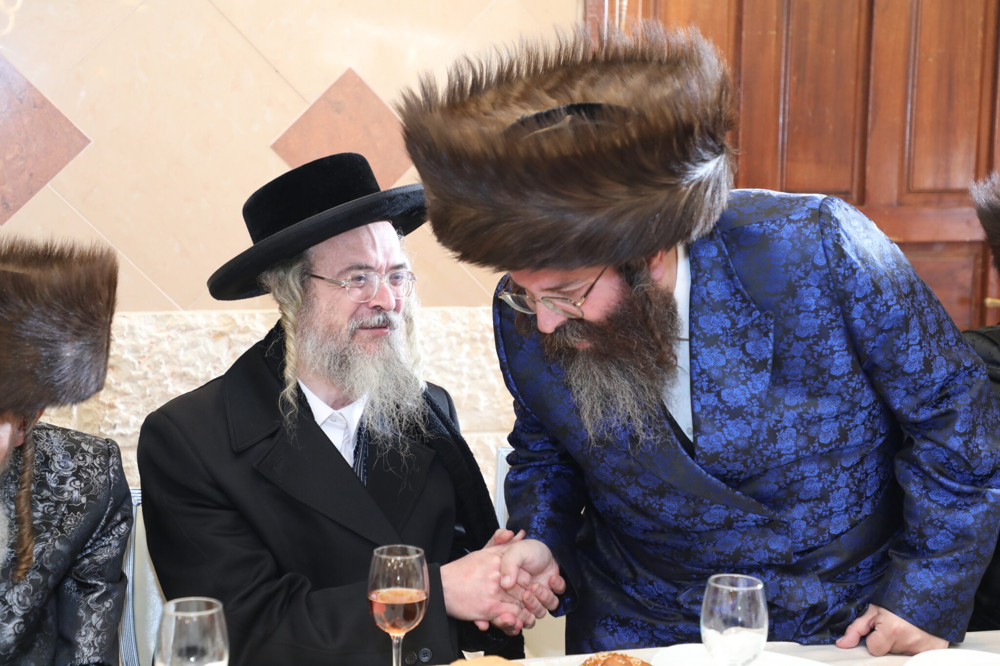 תיעוד: שבע ברכות לבן האדמו"ר מטשאקווא ונכדי האדמור"ים ספינקא