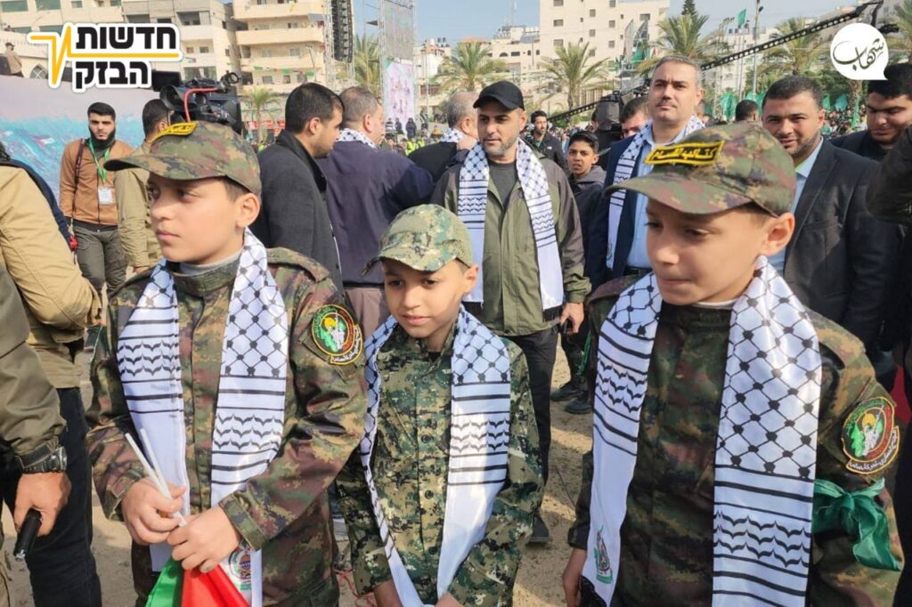 בעזה חגגו 35 לארגון הטרור: נותנים זמן קצוב לעסקת השבויים