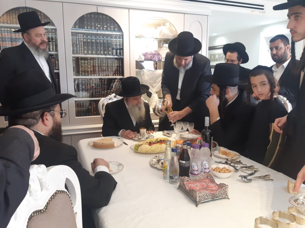 האדמו"ר רבי רפאל אבוחצירא הגיע לביקור מיוחד בביתו של פרוש