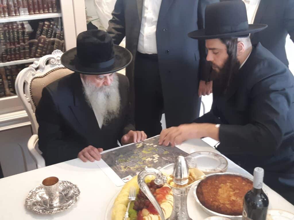 האדמו"ר רבי רפאל אבוחצירא הגיע לביקור מיוחד בביתו של פרוש