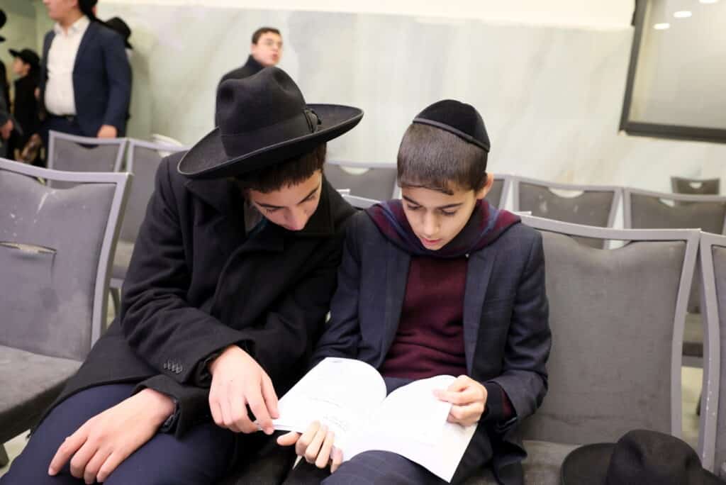 זו הסיבה שגדולי ראשי הישיבות הטריחו עצמם לבוא בגשם הסוער