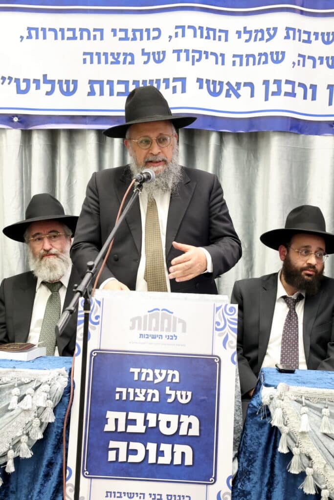 זו הסיבה שגדולי ראשי הישיבות הטריחו עצמם לבוא בגשם הסוער