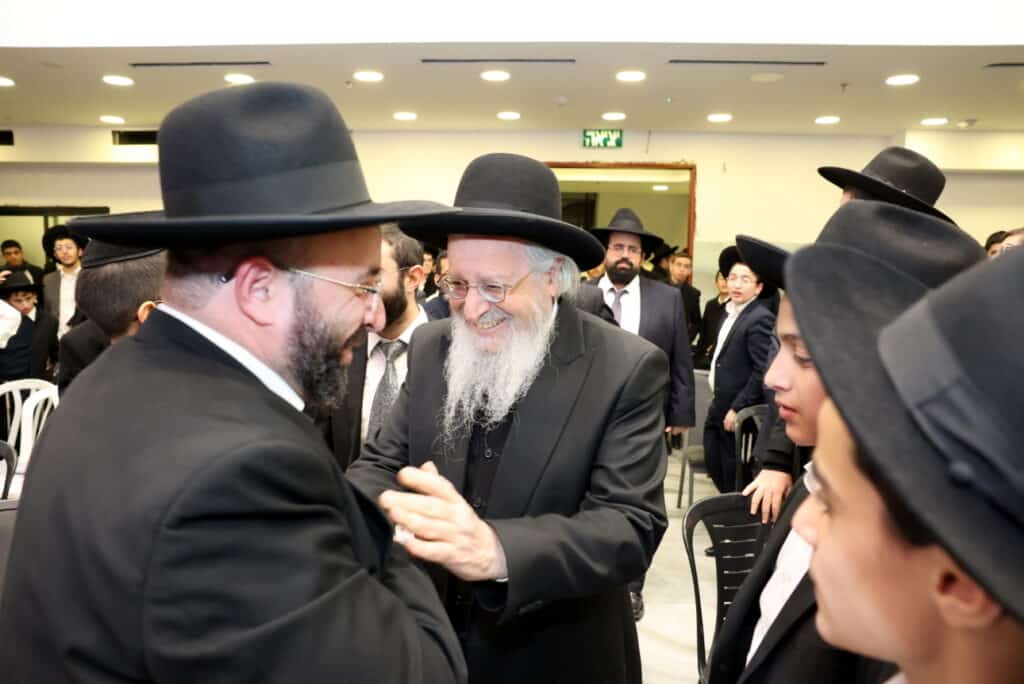 זו הסיבה שגדולי ראשי הישיבות הטריחו עצמם לבוא בגשם הסוער