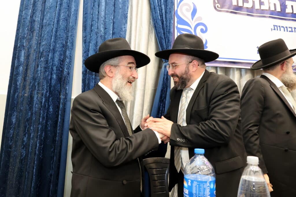 זו הסיבה שגדולי ראשי הישיבות הטריחו עצמם לבוא בגשם הסוער