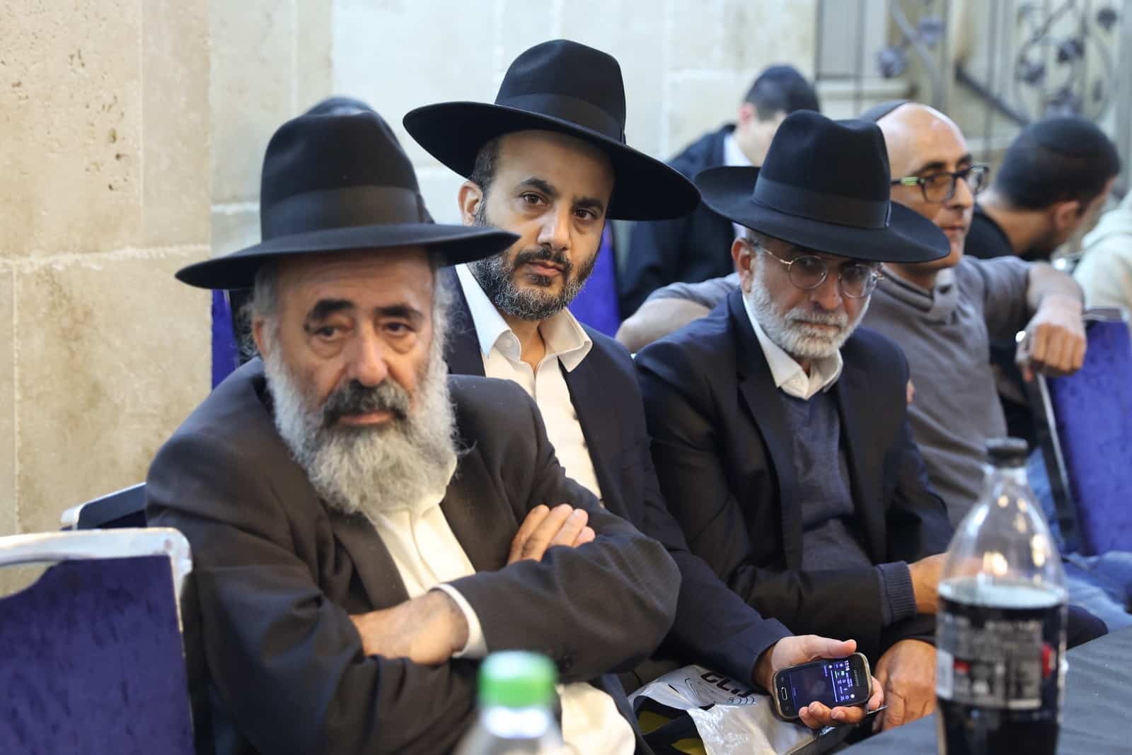 בוגרי חברון התכנסו בעצרת ההספד לחמיו של הרב של הונג קונג￼