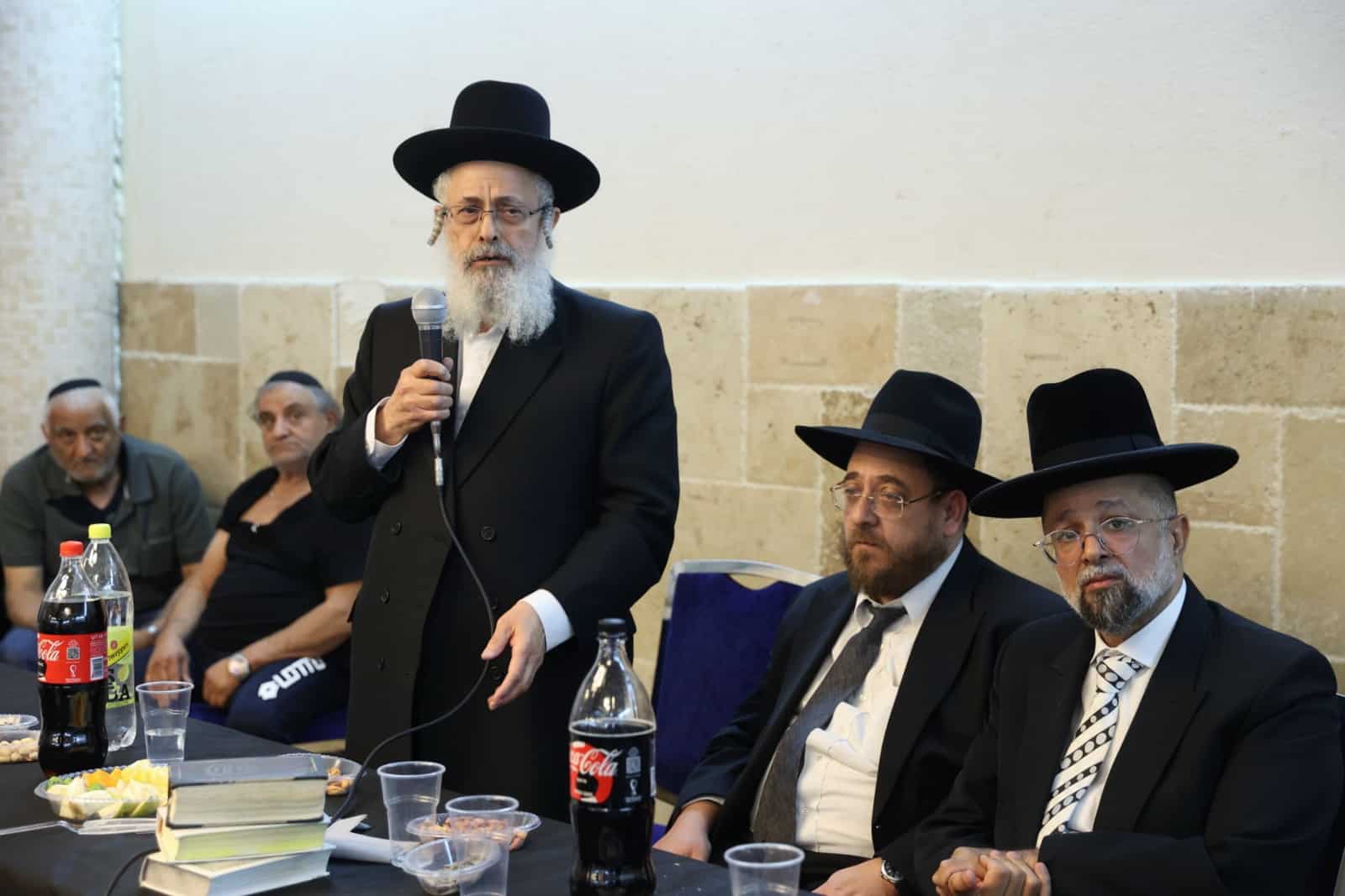 בוגרי חברון התכנסו בעצרת ההספד לחמיו של הרב של הונג קונג￼