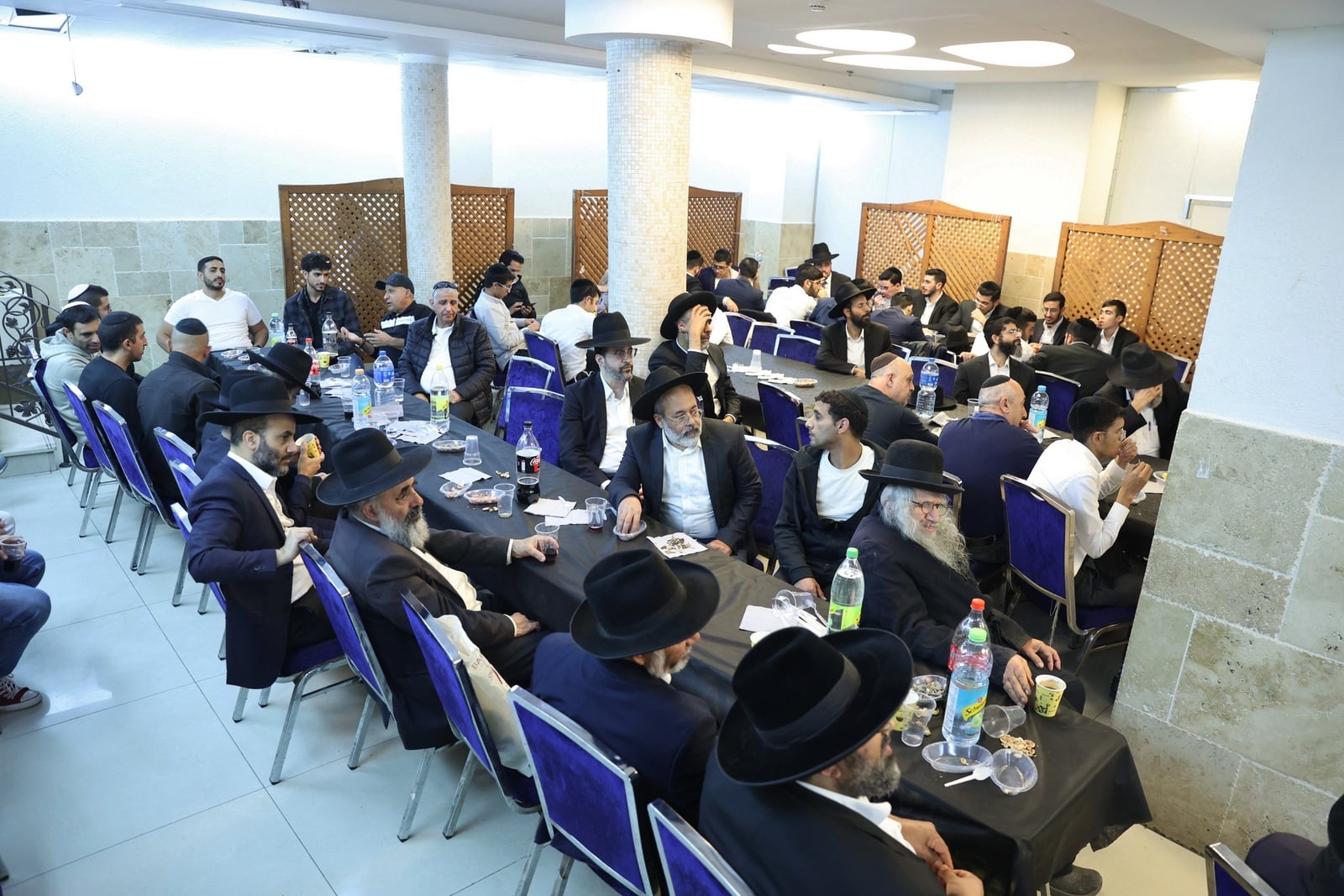 בוגרי חברון התכנסו בעצרת ההספד לחמיו של הרב של הונג קונג￼