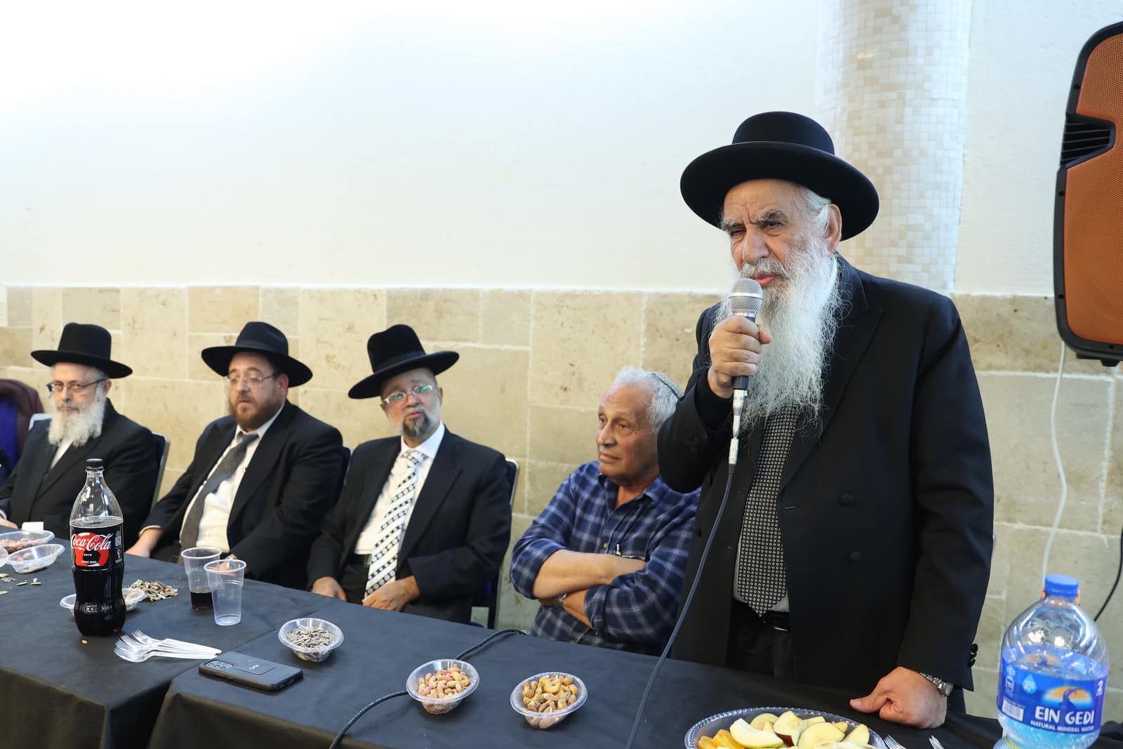 בוגרי חברון התכנסו בעצרת ההספד לחמיו של הרב של הונג קונג￼