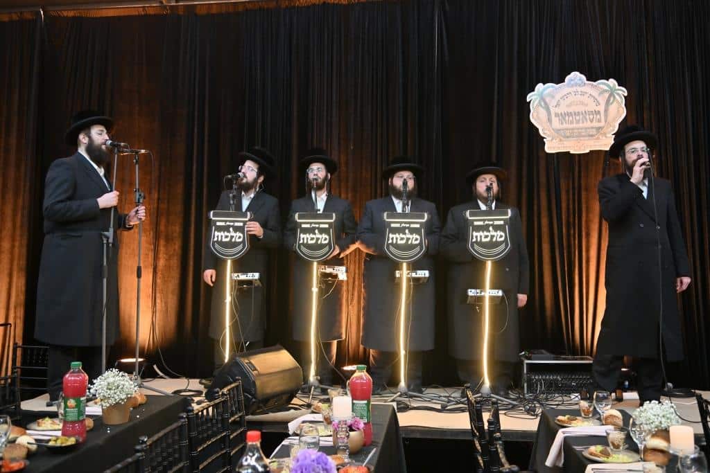 גלריה: בסאטמר חגגו את חנוכת הבית