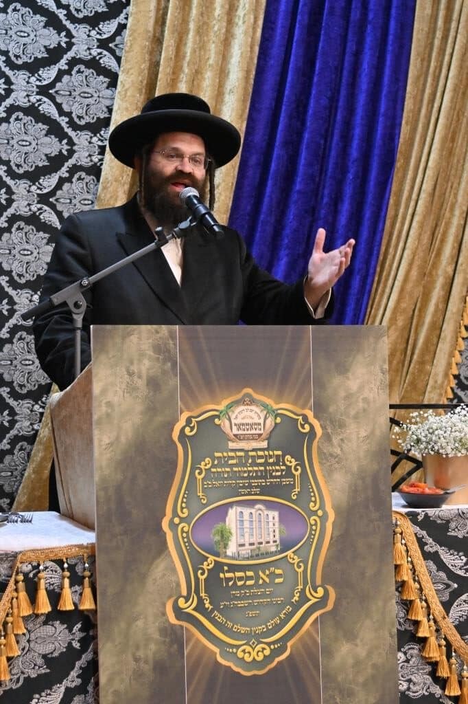 גלריה: בסאטמר חגגו את חנוכת הבית