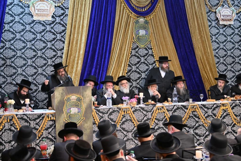 גלריה: בסאטמר חגגו את חנוכת הבית