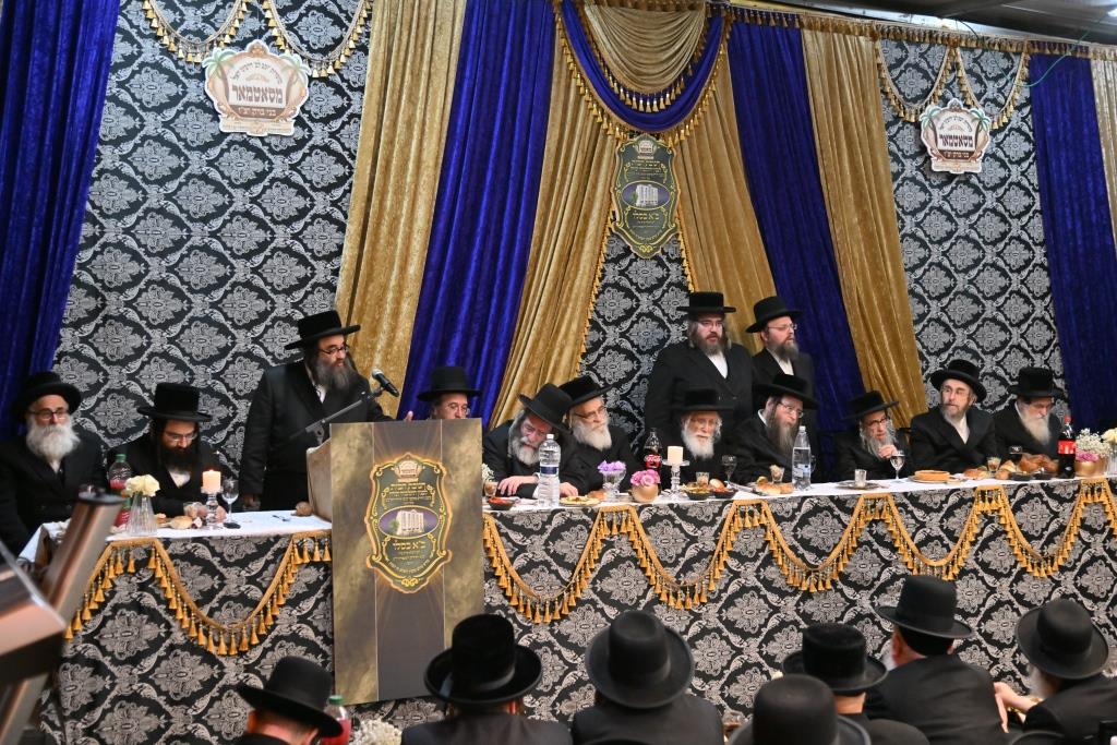 גלריה: בסאטמר חגגו את חנוכת הבית