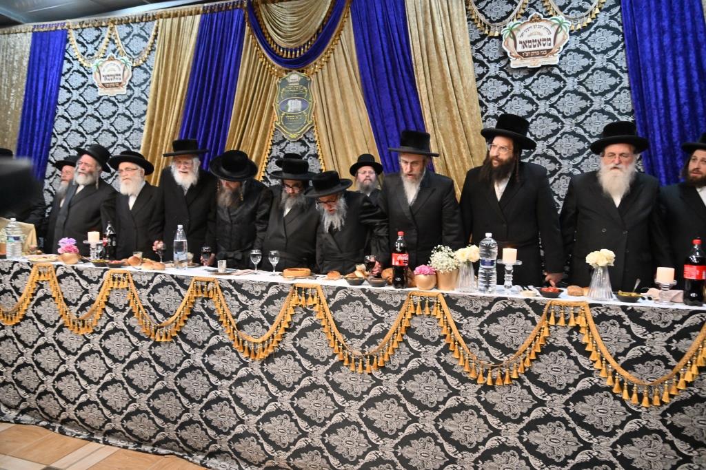 גלריה: בסאטמר חגגו את חנוכת הבית