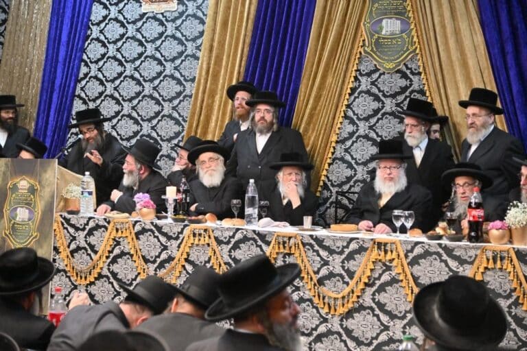 גלריה: בסאטמר חגגו את חנוכת הבית