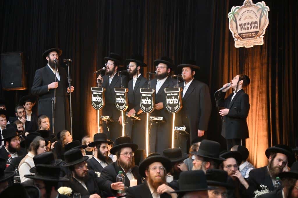 גלריה: בסאטמר חגגו את חנוכת הבית