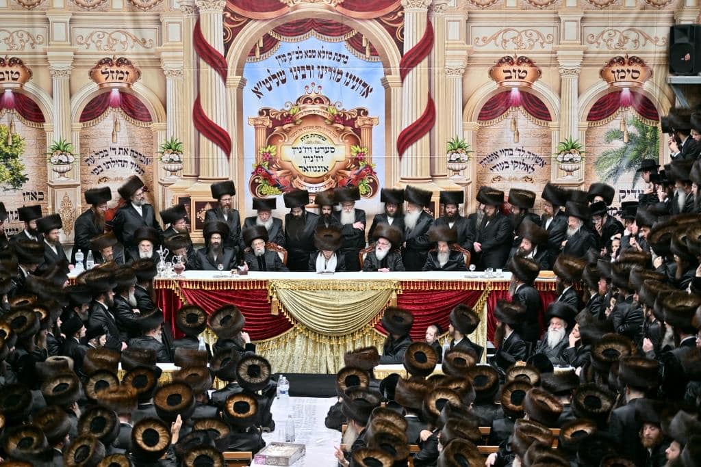 שמחת החתונה בחצרות סערט ויזניץ' -ויזניץ' -אונגוואר