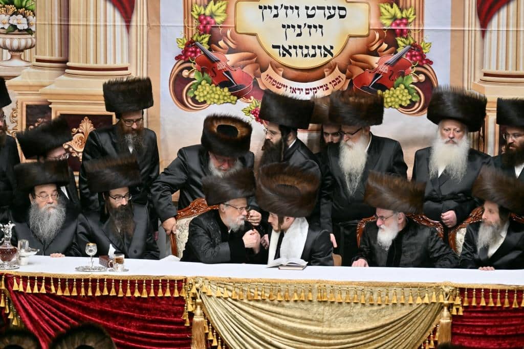 שמחת החתונה בחצרות סערט ויזניץ' -ויזניץ' -אונגוואר