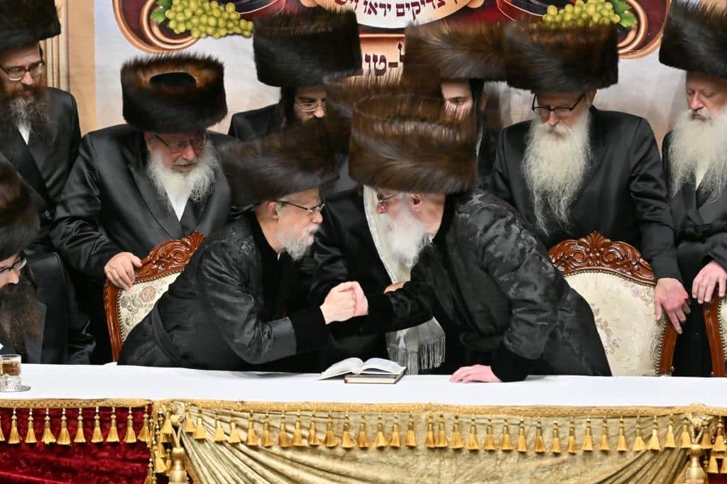 שמחת החתונה בחצרות סערט ויזניץ' -ויזניץ' -אונגוואר