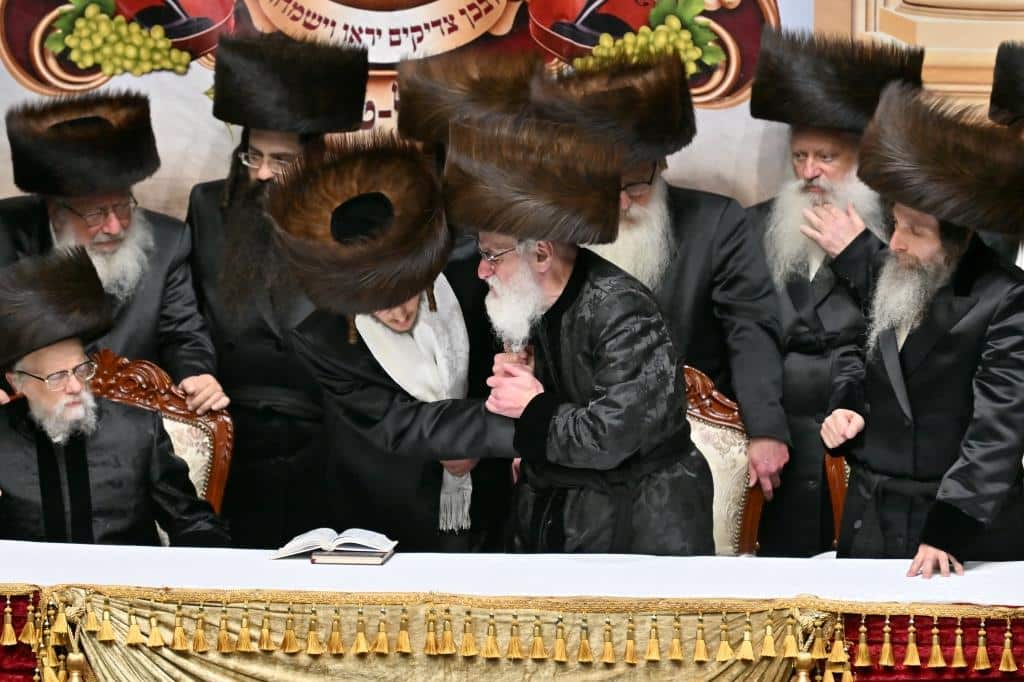 שמחת החתונה בחצרות סערט ויזניץ' -ויזניץ' -אונגוואר