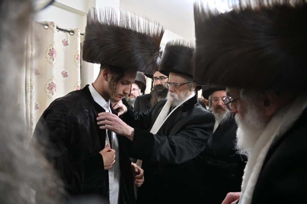 שמחת החתונה בחצרות סערט ויזניץ' -ויזניץ' -אונגוואר