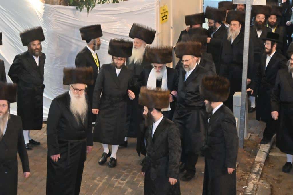 שמחת החתונה בחצרות סערט ויזניץ' -ויזניץ' -אונגוואר