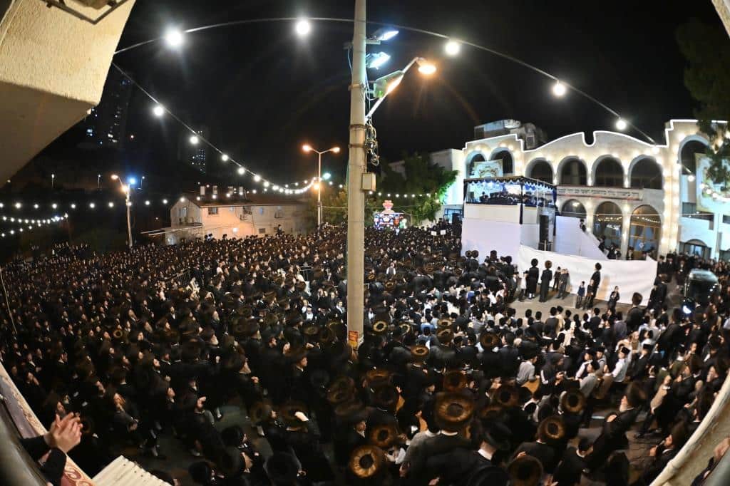 שמחת החתונה בחצרות סערט ויזניץ' -ויזניץ' -אונגוואר