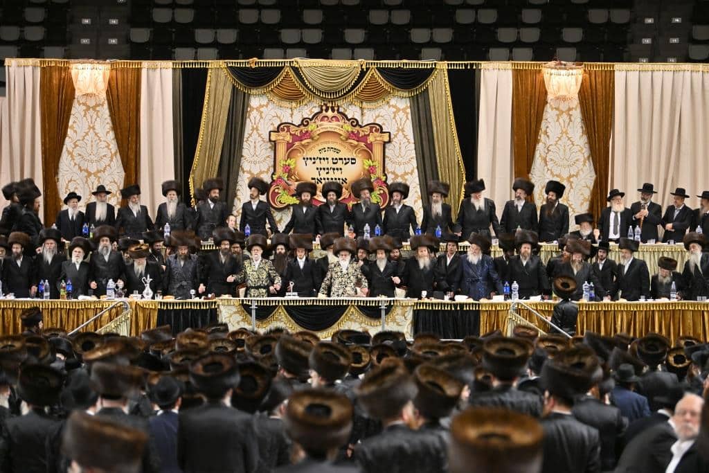 שמחת החתונה בחצרות סערט ויזניץ' -ויזניץ' -אונגוואר