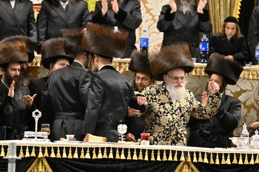 שמחת החתונה בחצרות סערט ויזניץ' -ויזניץ' -אונגוואר