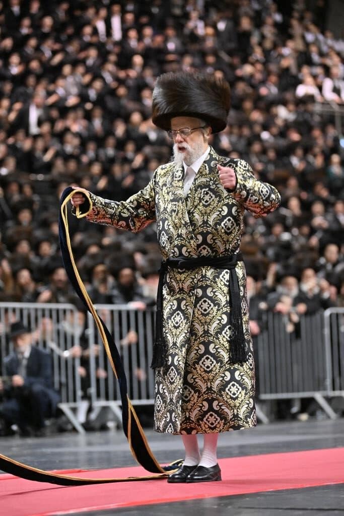 שמחת החתונה בחצרות סערט ויזניץ' -ויזניץ' -אונגוואר