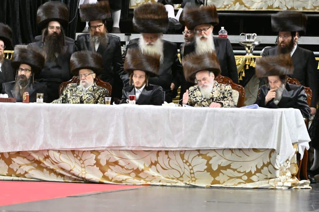 שמחת החתונה בחצרות סערט ויזניץ' -ויזניץ' -אונגוואר