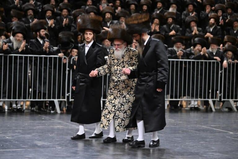 שמחת החתונה בחצרות סערט ויזניץ' -ויזניץ' -אונגוואר