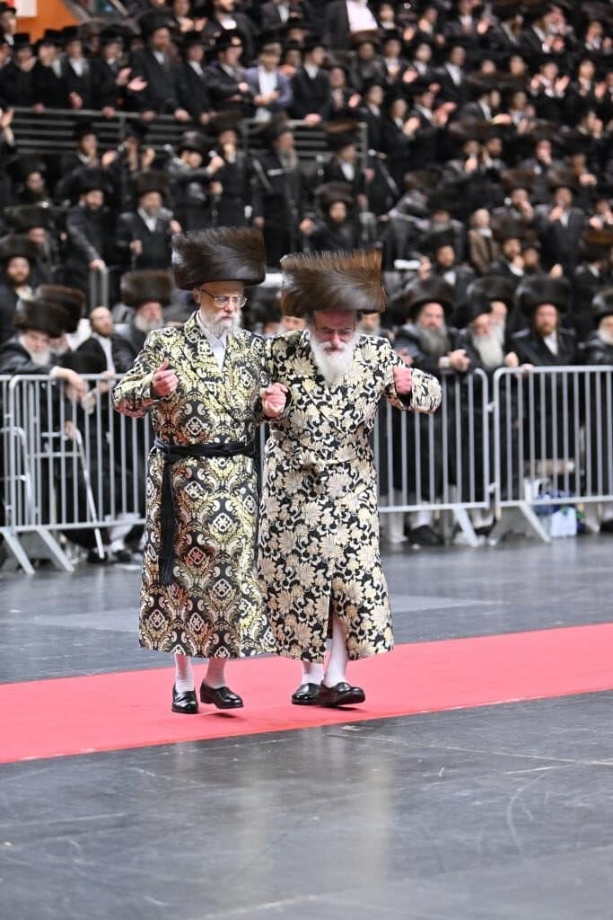 שמחת החתונה בחצרות סערט ויזניץ' -ויזניץ' -אונגוואר