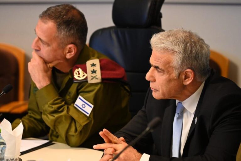 לפיד קיים הערכת מצב ביטחונית על ההסלמה