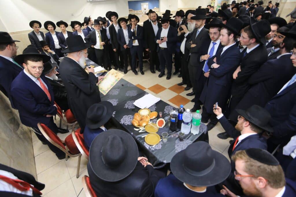 הגאון רבי עמרם פריד אירס את בנו