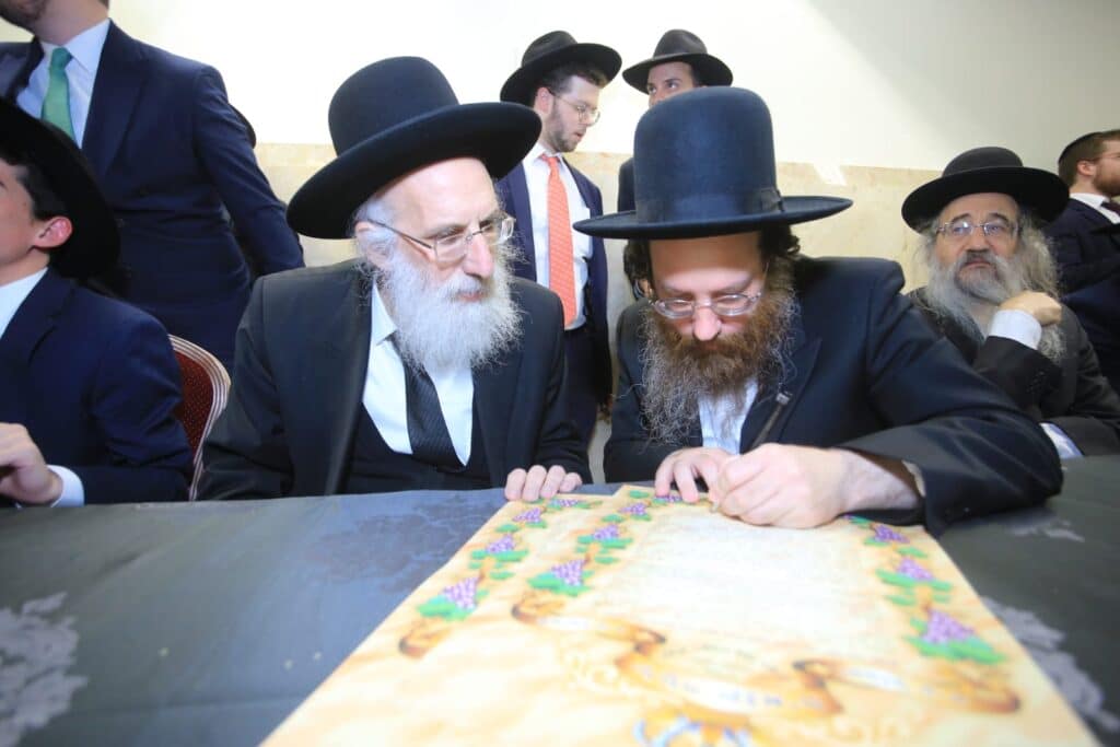 הגאון רבי עמרם פריד אירס את בנו