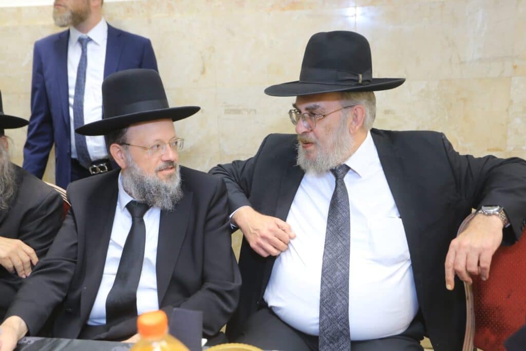 הגאון רבי עמרם פריד אירס את בנו