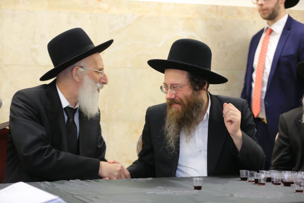 הגאון רבי עמרם פריד אירס את בנו